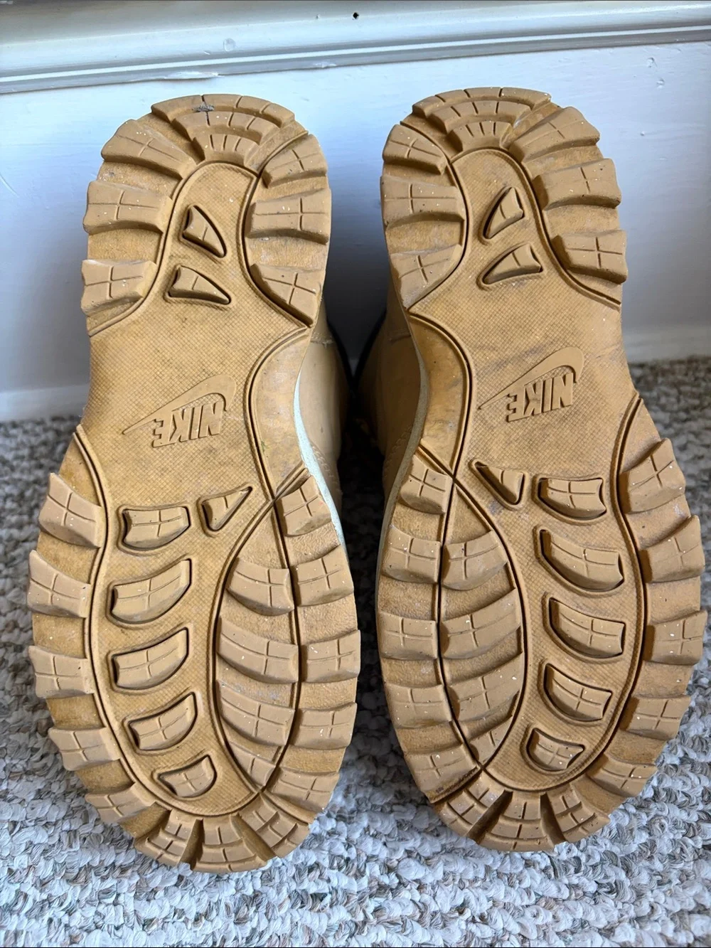 Nike Men’s Tan/Brown Work-Style Hiking Boots